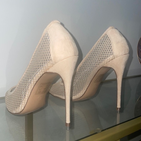 Fishnet Pumps - Picture 2 of 9